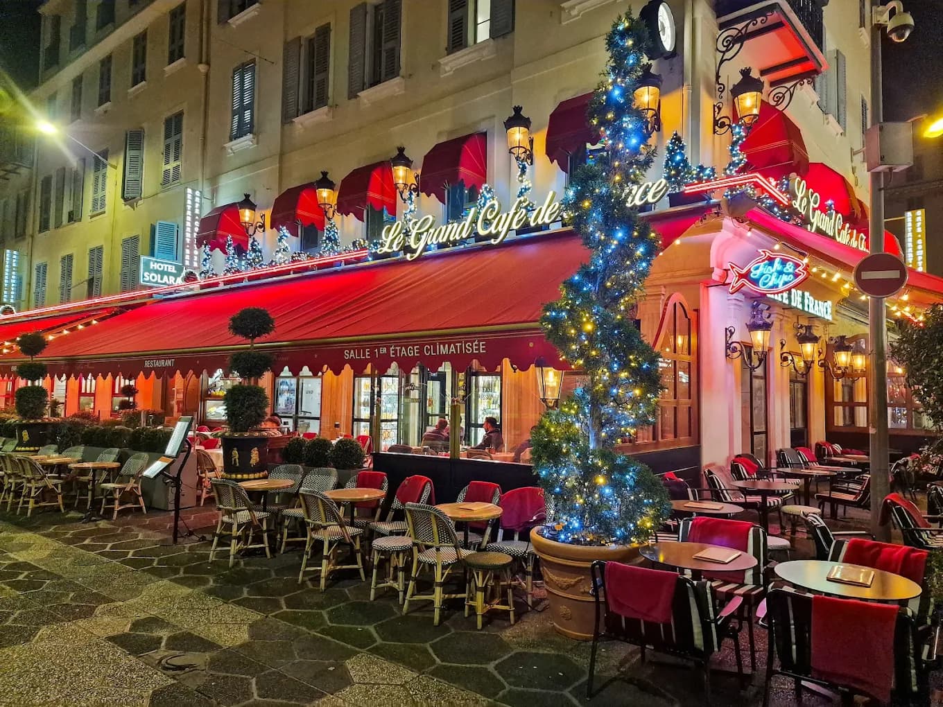 Le Petit Café de France - Photo 10